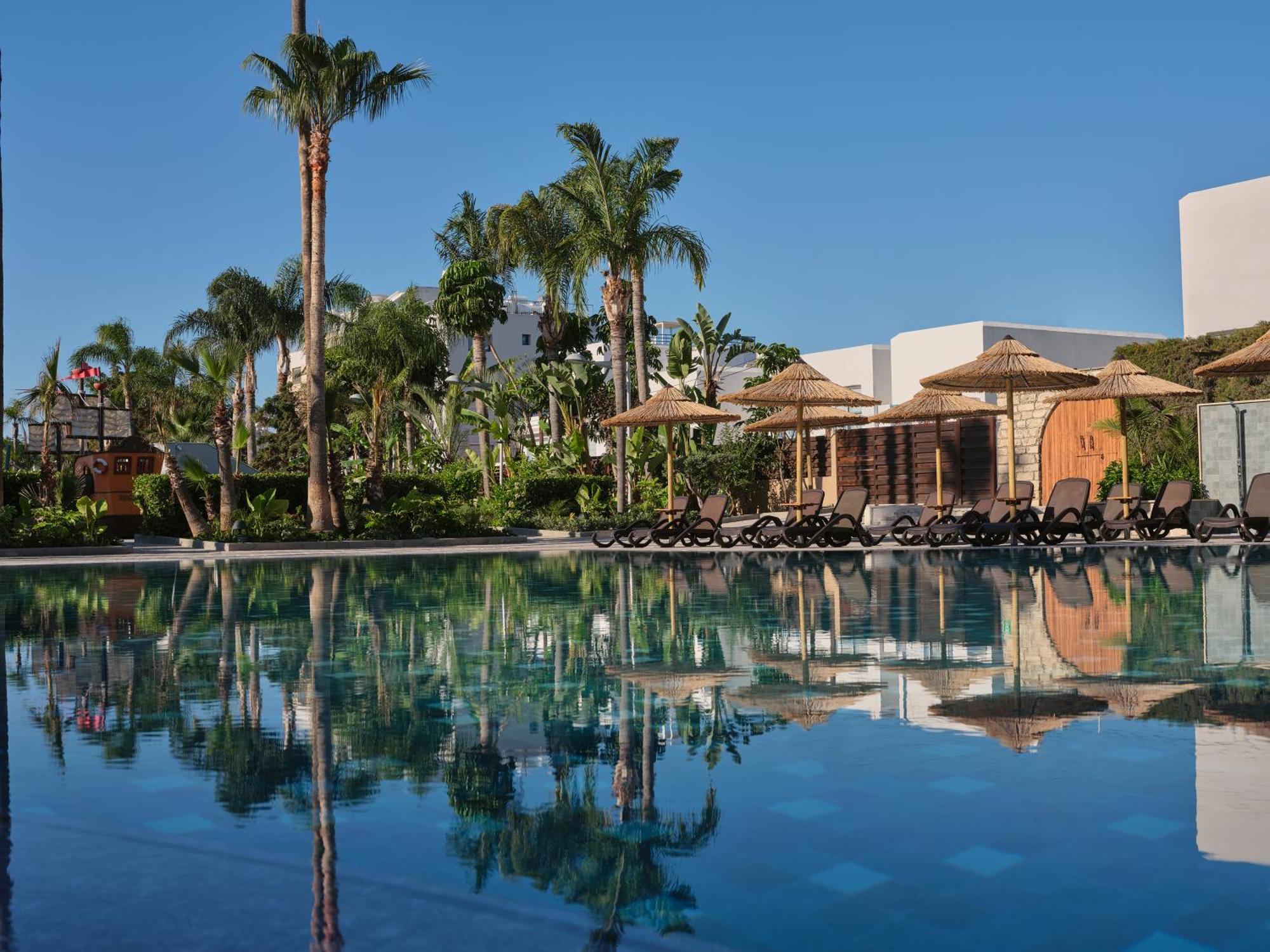 Atlantica Oasis Hotel 利马索尔 外观 照片