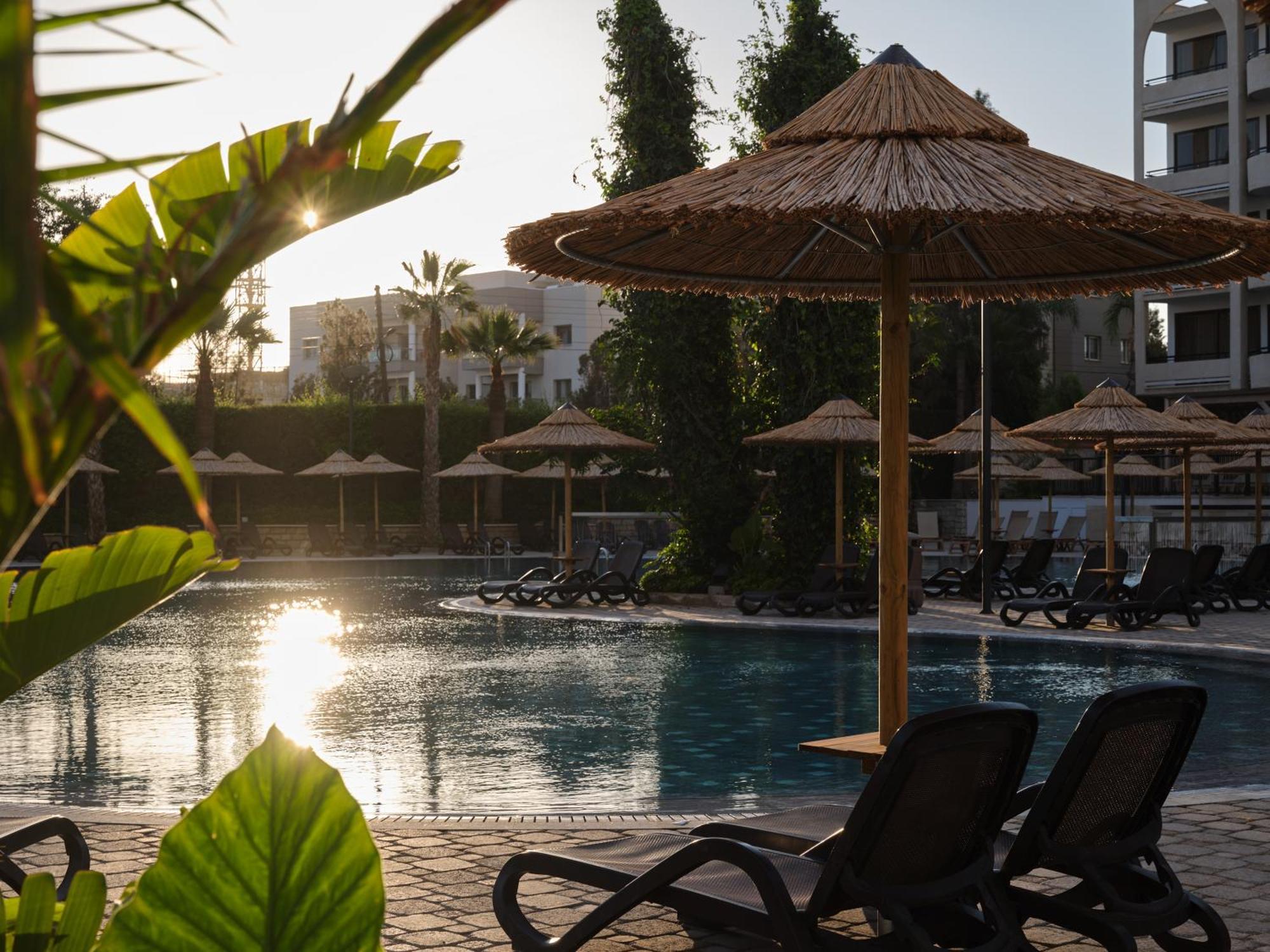 Atlantica Oasis Hotel 利马索尔 外观 照片