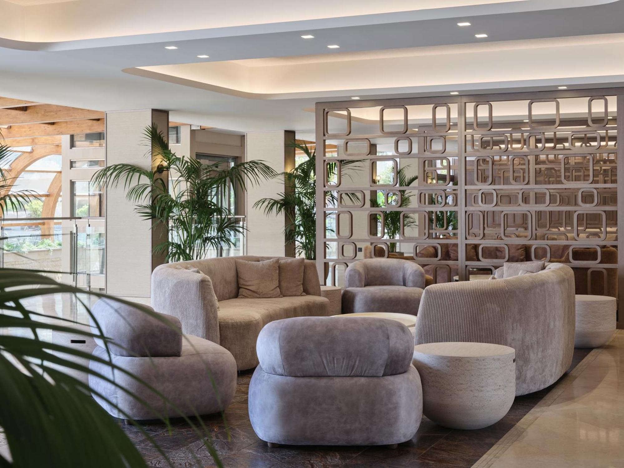 Atlantica Oasis Hotel 利马索尔 外观 照片